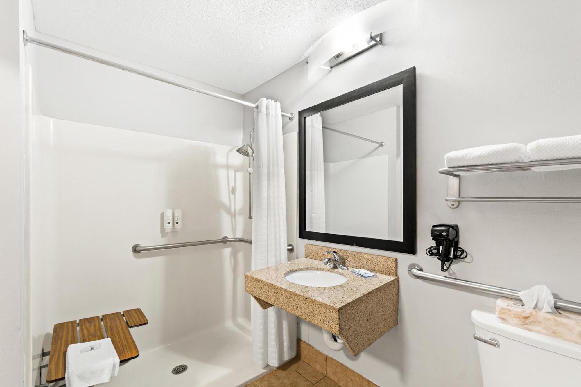 Quality Inn Драй-Ридж Экстерьер фото